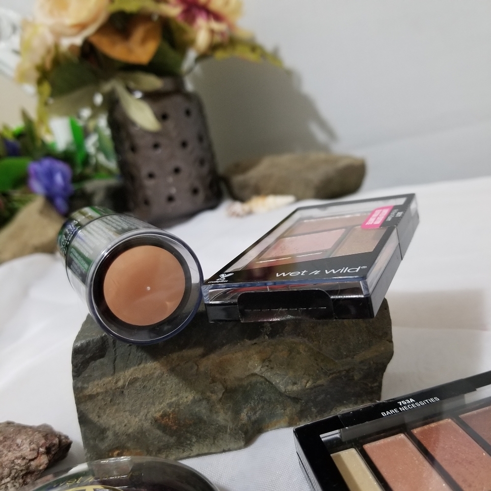 Lot of makeup Eyeshadow Palettes and Foundation stick bundle Wet n Wild - Picture 2 of 5